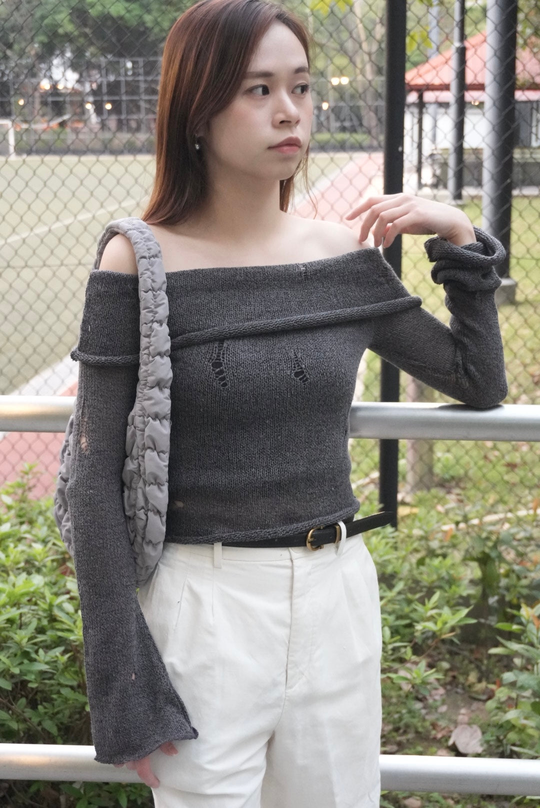 轉季必備! 微破爛街頭叛一字膊 Street Style Off Shoulder Knit Top <2 colours>