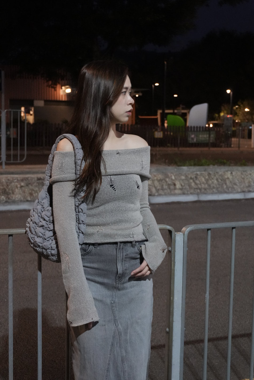 轉季必備! 微破爛街頭叛一字膊 Street Style Off Shoulder Knit Top <2 colours>