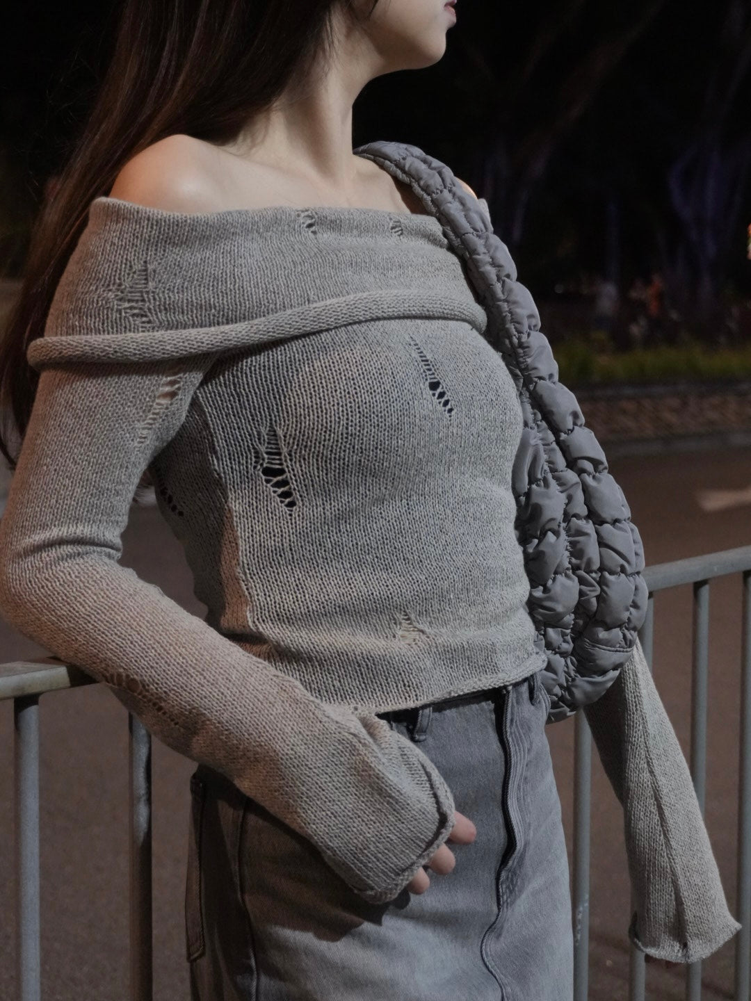 轉季必備! 微破爛街頭叛一字膊 Street Style Off Shoulder Knit Top <2 colours>